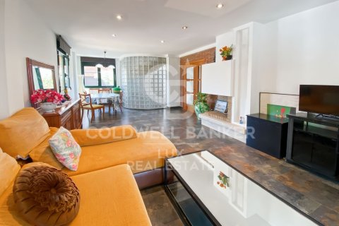 Продажа дома в Л'Эскала, Герона, Испания 4 спальни, 301м2 №158511 - фото 9