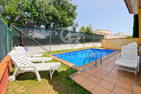 Продажа дома в Л'Эскала, Герона, Испания 4 спальни, 301м2 №158511 - фото 27