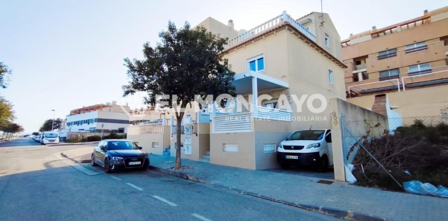 House à Guardamar del Segura, Alicante, Espagne 3 chambres, 90 m2 No. 149105
