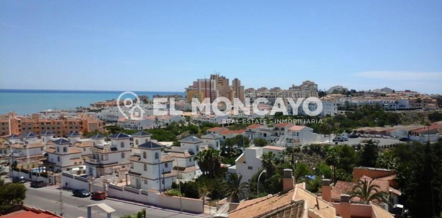 Penthouse in Torrevieja, Alicante, Spain 2 bedrooms, 61 sq.m. No. 149110