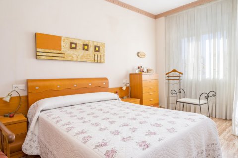 Duplex for sale Estepona, Malaga, Spain 3 bedrooms, 275 sq.m. No. 107555 - photo 11