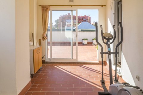 Duplex for sale Estepona, Malaga, Spain 3 bedrooms, 275 sq.m. No. 107555 - photo 19
