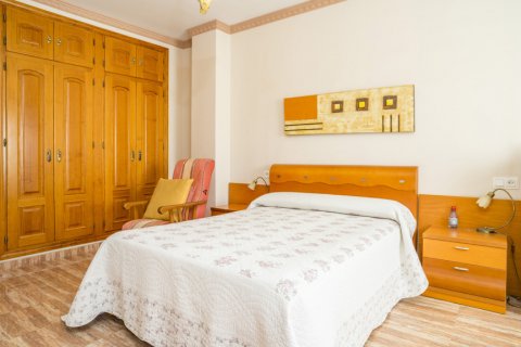 Duplex for sale Estepona, Malaga, Spain 3 bedrooms, 275 sq.m. No. 107555 - photo 12