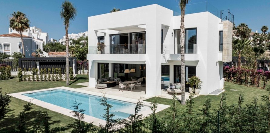 Villa Malaga, Spanien 4 Schlafzimmer, 540 m2 Nr. 106996
