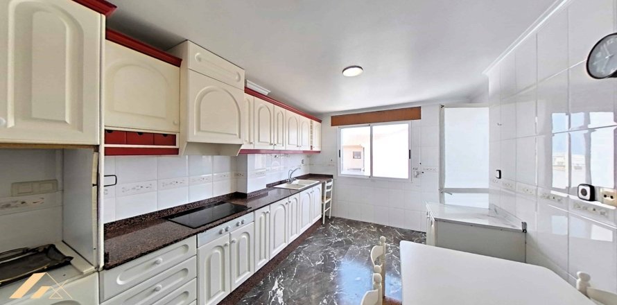 Huoneisto Pilar de la Horadada, Alicante, Espanja 4 makuuhuonetta, 159 m2 No. 189275