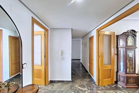 Huoneisto myytävänä Pilar de la Horadada, Alicante, Espanja, 4 makuuhuonetta, 159 m2 No. 189275 - kuva 3