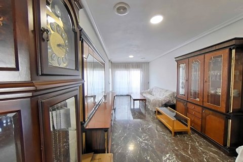 Huoneisto myytävänä Pilar de la Horadada, Alicante, Espanja, 4 makuuhuonetta, 159 m2 No. 189275 - kuva 7