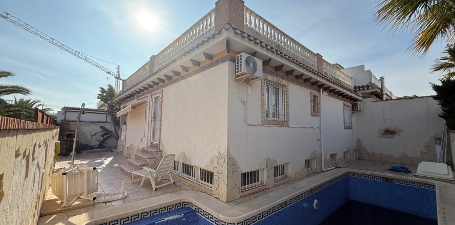 Dom w Torrevieja, Alicante, Hiszpania 3 sypialnie, 161 mkw. nr 165965