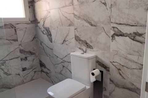 Huoneisto myytävänä Torrevieja, Alicante, Espanja, 1 makuuhuone, 64 m2 No. 165963 - kuva 10