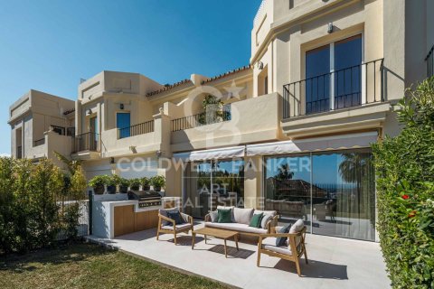 Kaupunkipientalo myytävänä Benahavis, Malaga, Espanja, 3 makuuhuonetta, 212 m2 No. 158656 - kuva 2