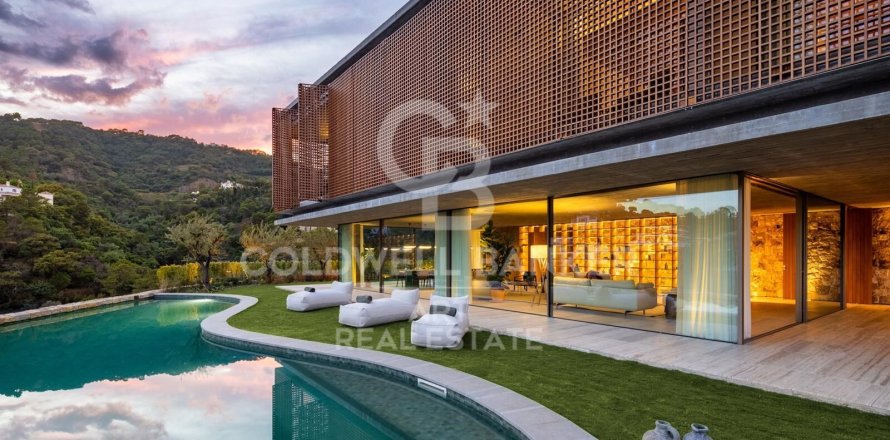 Casa a Benahavis, Malaga, Spagna 7 camere da letto, 1163 mq. N° 158653