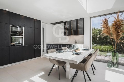 Huvila myytävänä Estepona, Malaga, Espanja, 5 makuuhuonetta, 663 m2 No. 158654 - kuva 7