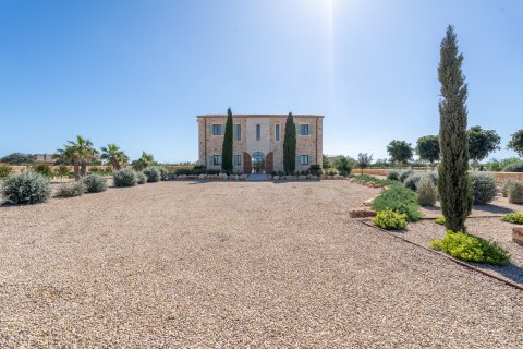 Finca for sale Els Llombards, Mallorca, Spain 5 bedrooms, 427 sq.m. No. 47800 - photo 13