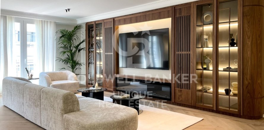 Apartment à Madrid, Espagne 4 chambres, 256 m2 No. 178738