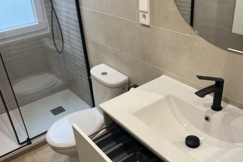 Lägenhet till salu i Madrid, Spanien 2 sovrum, 68 kvm. Nr. 180042 - foto 8