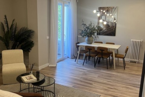 Apartamento en Madrid, España 2 dormitorios, 68 m2 No. 180042