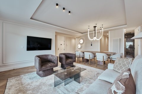 Apartamento en Madrid, España 3 dormitorios, 141 m2 No. 179956