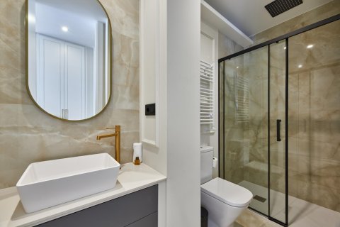 Wohnung zum Verkauf in Madrid, Spanien 2 Schlafzimmer, 89 m2 Nr. 179958 - Foto 16