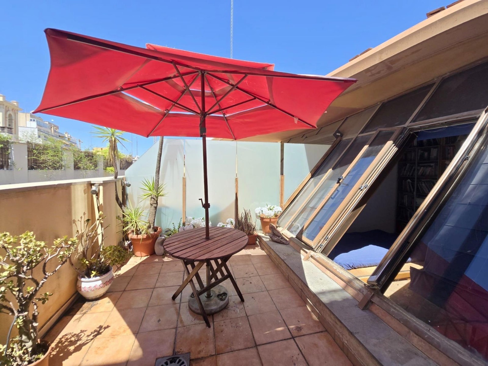 Apartment in Valencia, Spain 3 bedrooms, 118 sq.m. No. 133438