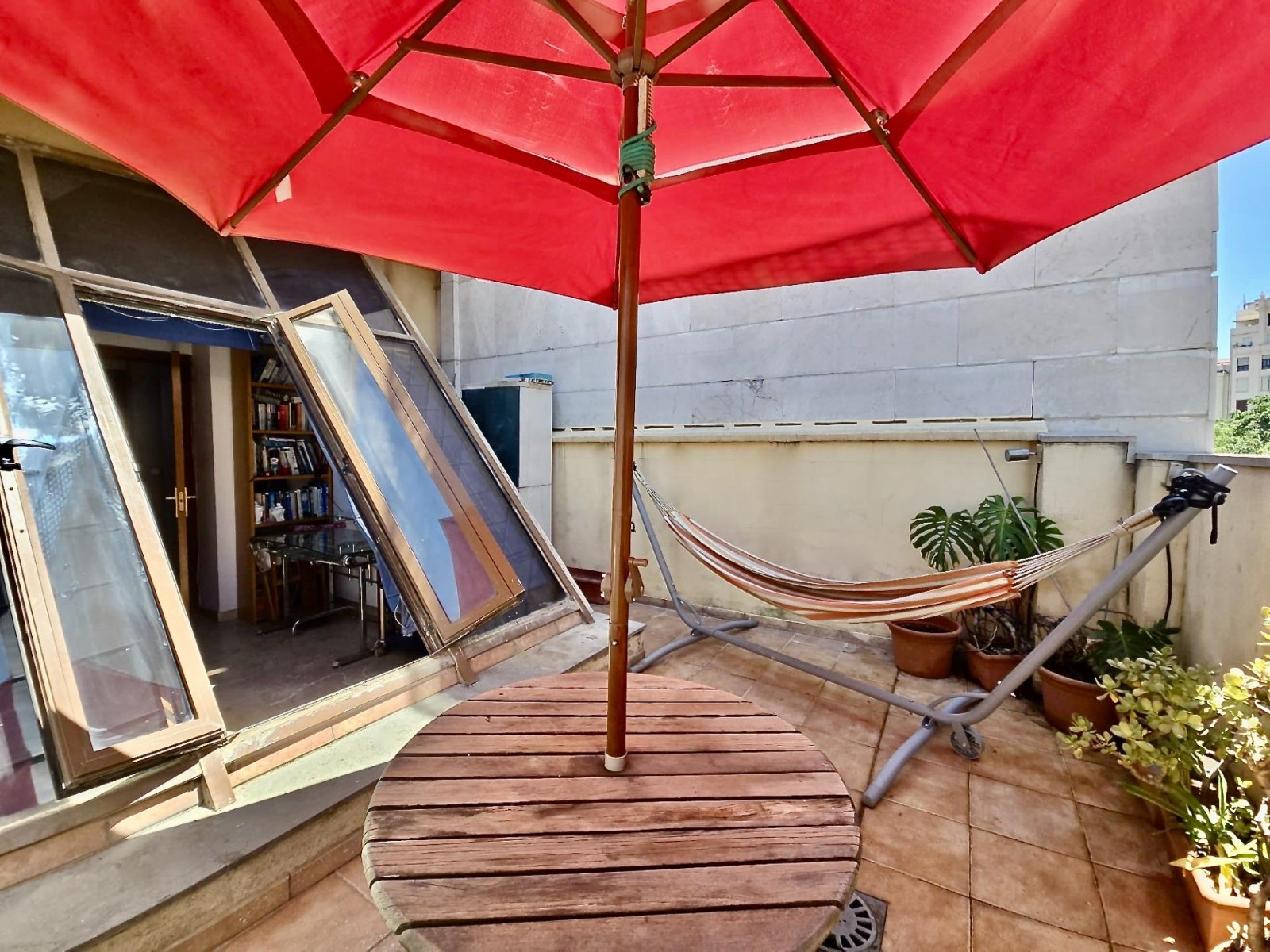 Apartment in Valencia, Spain 3 bedrooms, 118 sq.m. No. 133438