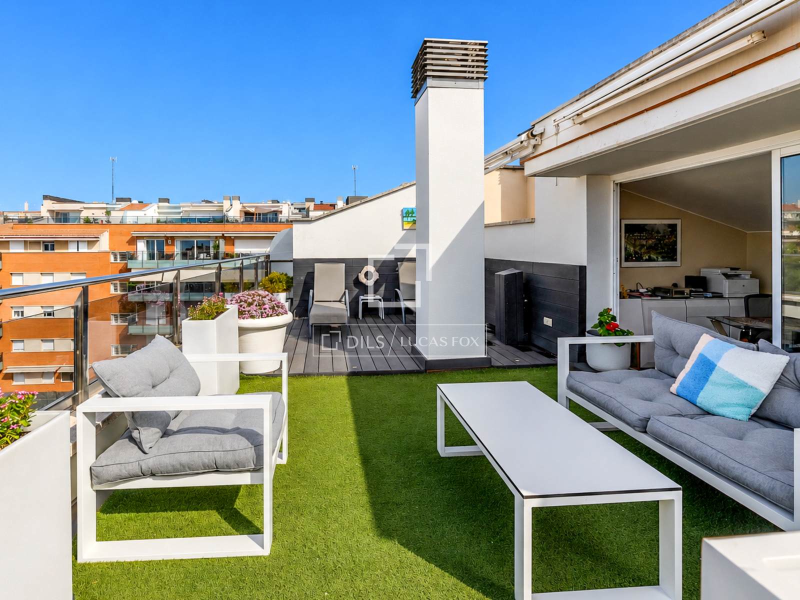Kattohuoneisto Sitges, Barcelona, Espanja 4 makuuhuonetta, 159 m2 No. 192712