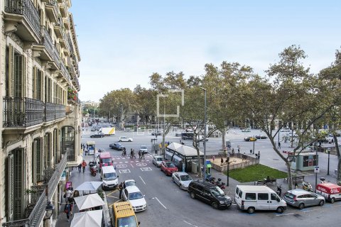 Lägenhet till salu i Barcelona, Spanien 2 sovrum, 106 kvm. Nr. 192711 - foto 3