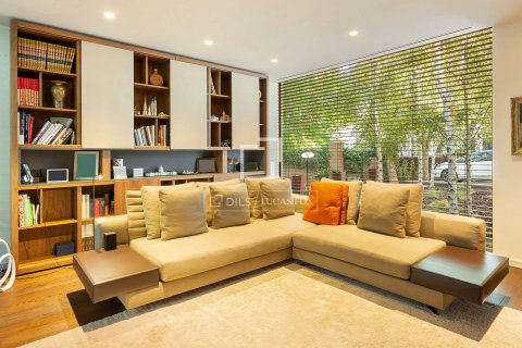 Huvila myytävänä Barcelona, Espanja, 6 makuuhuonetta, 728 m2 No. 192709 - kuva 12