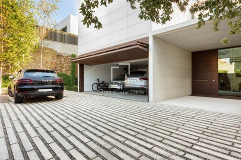 Huvila myytävänä Barcelona, Espanja, 6 makuuhuonetta, 728 m2 No. 192709 - kuva 16