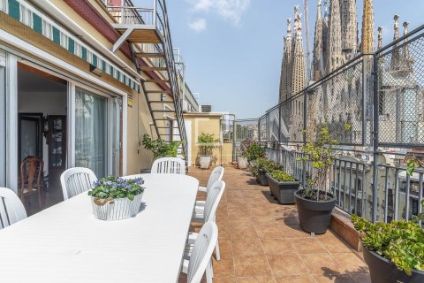 Kattohuoneisto myytävänä Barcelona, Espanja, 7 makuuhuonetta, 180 m2 No. 192710 - kuva 2