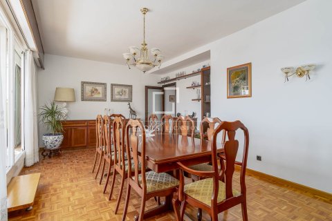 Kattohuoneisto myytävänä Barcelona, Espanja, 7 makuuhuonetta, 180 m2 No. 192710 - kuva 7
