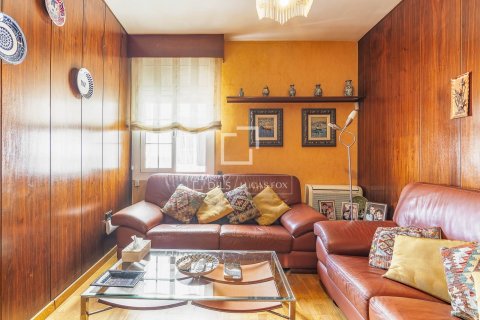 Kattohuoneisto myytävänä Barcelona, Espanja, 7 makuuhuonetta, 180 m2 No. 192710 - kuva 17