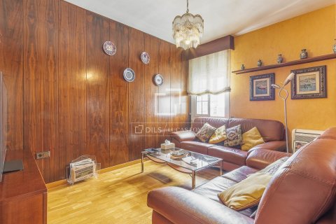 Kattohuoneisto myytävänä Barcelona, Espanja, 7 makuuhuonetta, 180 m2 No. 192710 - kuva 16