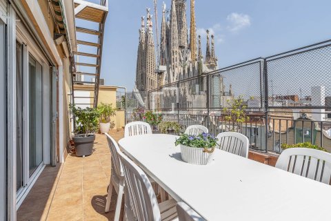 Kattohuoneisto Barcelona, Espanja 7 makuuhuonetta, 180 m2 No. 192710