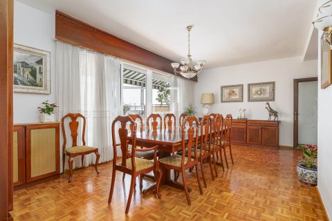 Kattohuoneisto myytävänä Barcelona, Espanja, 7 makuuhuonetta, 180 m2 No. 192710 - kuva 5
