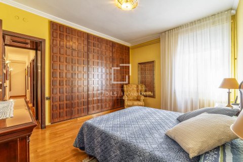 Kattohuoneisto myytävänä Barcelona, Espanja, 7 makuuhuonetta, 180 m2 No. 192710 - kuva 26