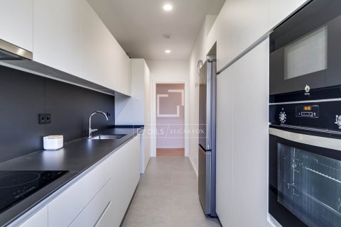 Huoneisto myytävänä L'Hospitalet de Llobregat, Barcelona, Espanja, 3 makuuhuonetta, 90 m2 No. 192708 - kuva 11