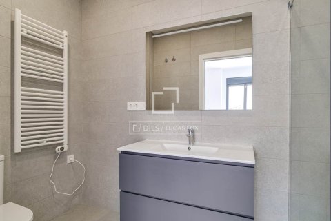 Huoneisto myytävänä L'Hospitalet de Llobregat, Barcelona, Espanja, 3 makuuhuonetta, 90 m2 No. 192708 - kuva 26