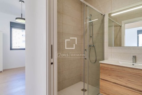 Huoneisto myytävänä L'Hospitalet de Llobregat, Barcelona, Espanja, 3 makuuhuonetta, 90 m2 No. 192708 - kuva 18
