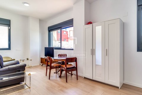 Huoneisto myytävänä L'Hospitalet de Llobregat, Barcelona, Espanja, 3 makuuhuonetta, 90 m2 No. 192708 - kuva 8