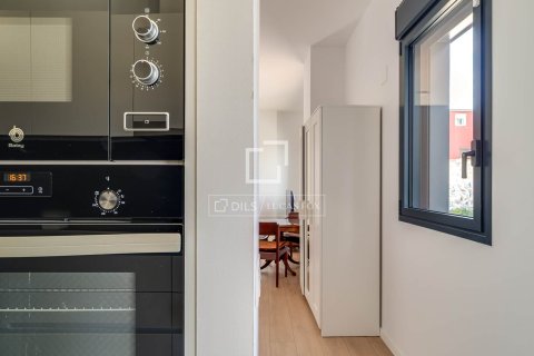 Huoneisto myytävänä L'Hospitalet de Llobregat, Barcelona, Espanja, 3 makuuhuonetta, 90 m2 No. 192708 - kuva 15