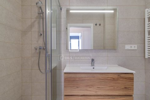 Huoneisto myytävänä L'Hospitalet de Llobregat, Barcelona, Espanja, 3 makuuhuonetta, 90 m2 No. 192708 - kuva 21