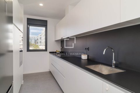Huoneisto myytävänä L'Hospitalet de Llobregat, Barcelona, Espanja, 3 makuuhuonetta, 90 m2 No. 192708 - kuva 12