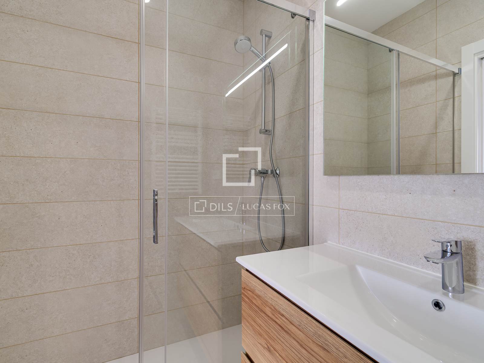 Apartment à L'Hospitalet de Llobregat, Barcelona, Espagne 3 chambres, 90 m2 No. 192708