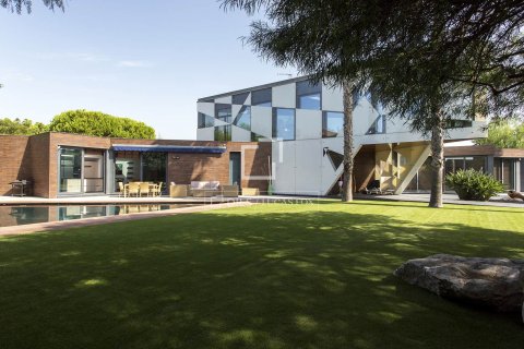 Villa en venta en Sitges, Barcelona, España 5 dormitorios, 890 m2 No. 192713 - foto 2