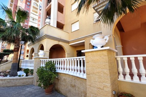 Apartamento en venta en Torrevieja, Alicante, España 2 dormitorios, 63 m2 No. 148016 - foto 4