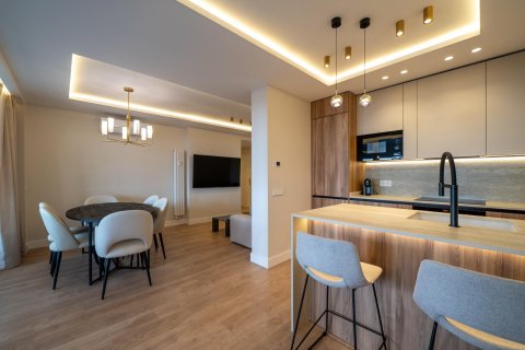 Продажа квартиры в Мадрид, Испания 3 спальни, 150м2 №165894 - фото 12