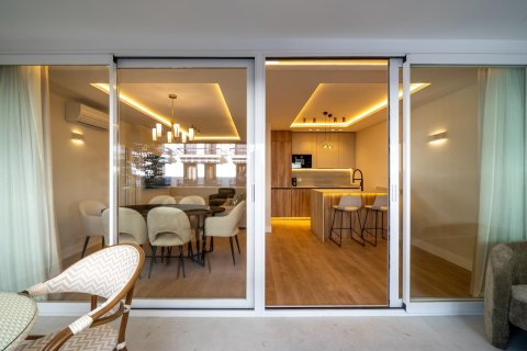 Продажа квартиры в Мадрид, Испания 3 спальни, 150м2 №165894 - фото 24