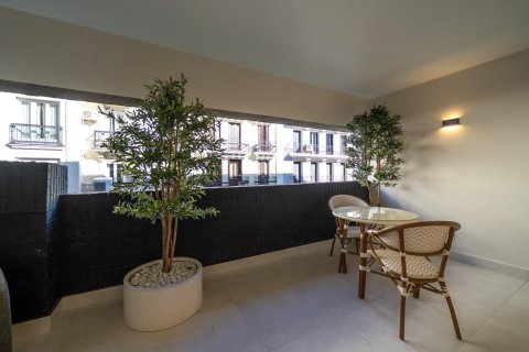 Продажа квартиры в Мадрид, Испания 3 спальни, 150м2 №165894 - фото 5