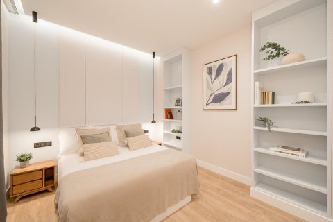 Apartamento en venta en Madrid, España 3 dormitorios, 96 m2 No. 180084 - foto 3