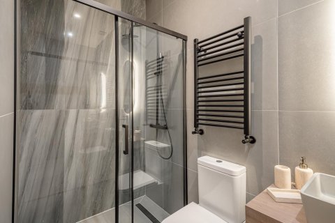 Apartamento en venta en Madrid, España 3 dormitorios, 96 m2 No. 180084 - foto 8